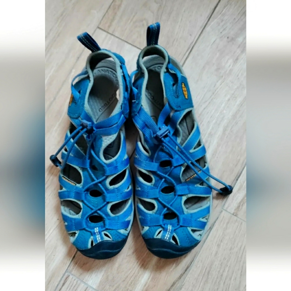 KEEN Women's Clearwater CNX Sandal Size 8